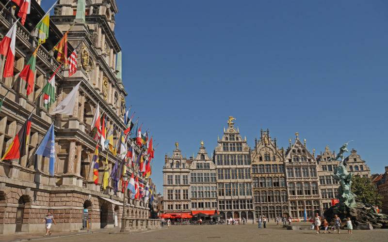 grote-markt-casas-gremiales